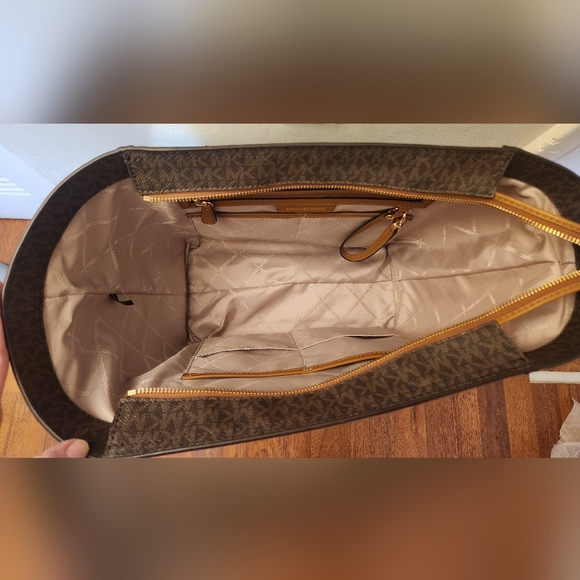 Michael Kors Brown Tote Bag - Picture 11 of 12